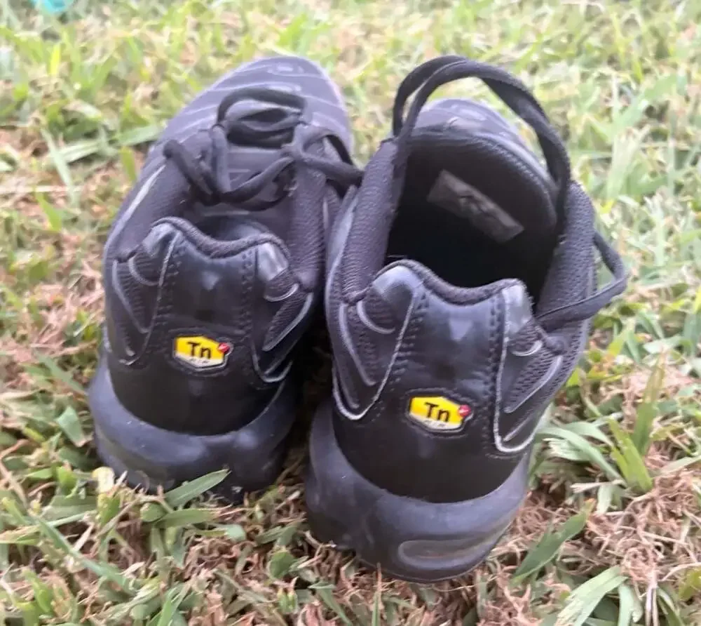 Nike Air Max Plus GS Black Pure Platinum Sneakers 6.5Y